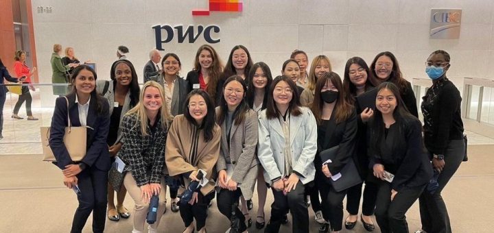Picture of “100 Women in Finance” pre-programming event attendees of MAF 2023 class at PWC on October 4th, 2022